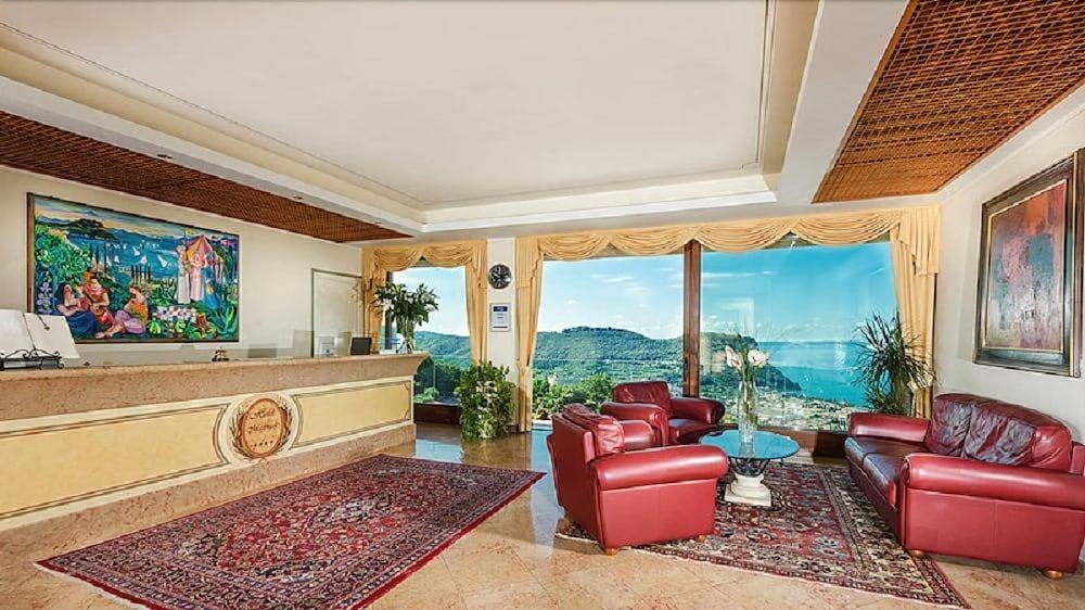 Residence Madrigale 마르시아가 외부 사진